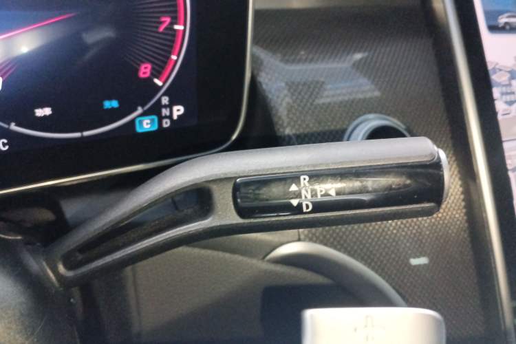 Used Mercedes-Benz GLC Coupe 2025 GLC 260 4MATIC Coupe SUV Gear Lever