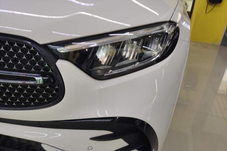 Used Mercedes-Benz GLC Coupe 2025-Year Restyled GLC 260 4MATIC Coupe SUV Left Front Headlight