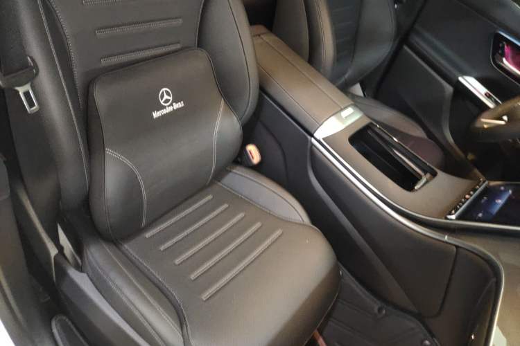 Used Mercedes-Benz GLC Coupe 2025-Year Restyled GLC 260 4MATIC Coupe SUV Right Front Seat
