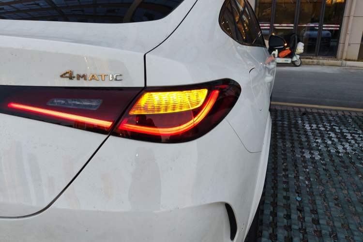 Used Mercedes-Benz GLC Coupe 2025-Year Restyled GLC 260 4MATIC Coupe SUV Right Rear Taillight