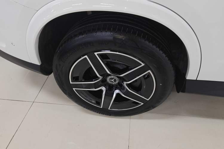 Used Mercedes-Benz GLC Coupe 2025-Year Restyled GLC 260 4MATIC Coupe SUV Right Rear Wheel Hub