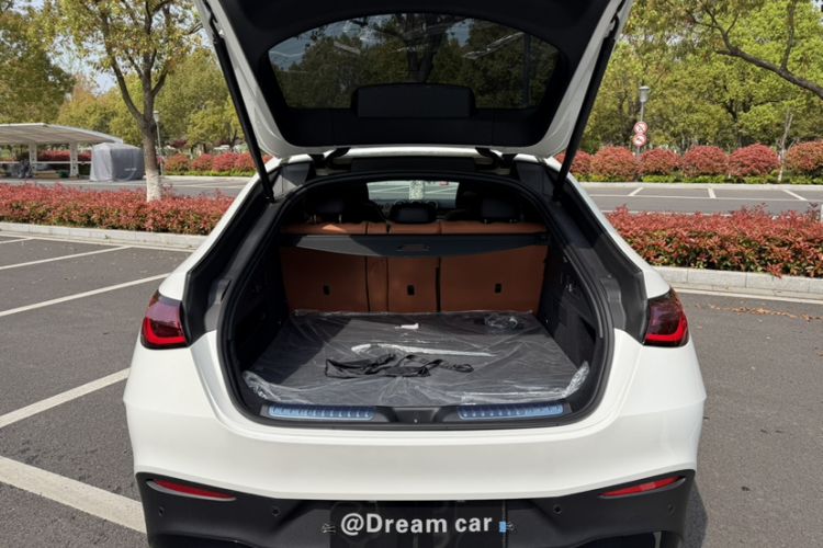 Used Mercedes-Benz GLC Coupe 2025-Year Restyled GLC 260 4MATIC Coupe SUV Trunk
