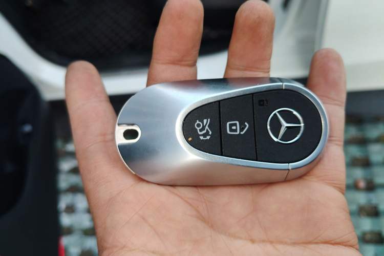 Used Mercedes-Benz GLC Coupe 2025-Year Restyled GLC 260 4MATIC Coupe SUV Vehicle Key