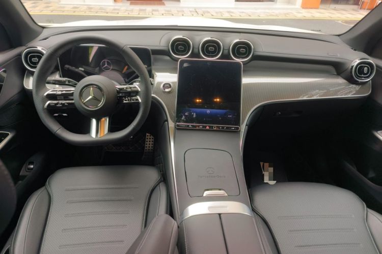 Used Mercedes-Benz GLC Coupe 2026 GLC 260 4MATIC Coupe SUV Center Console