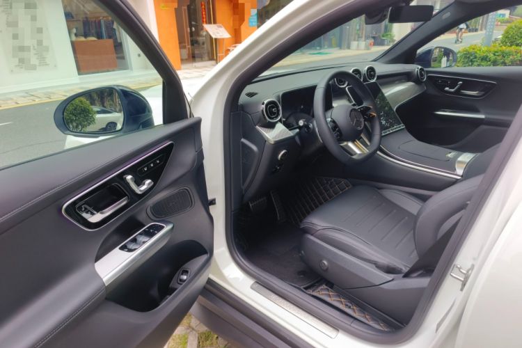 Used Mercedes-Benz GLC Coupe 2026 GLC 260 4MATIC Coupe SUV Driver Seat