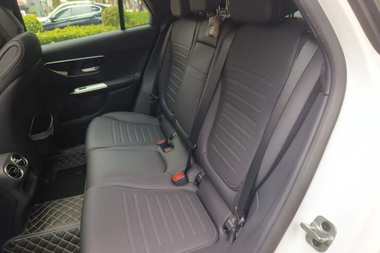 Used Mercedes-Benz GLC Coupe 2026 GLC 260 4MATIC Coupe SUV Left Rear Seat