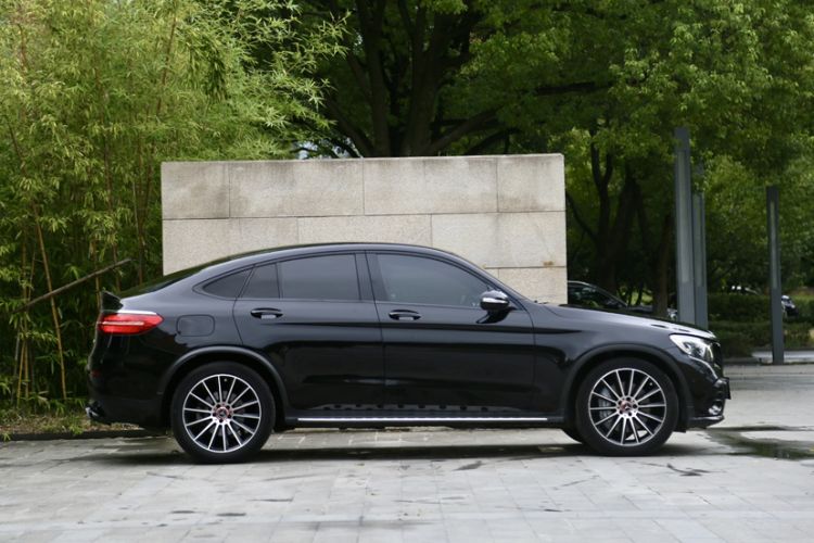 Used Mercedes-Benz GLC Coupe AMG 2017 AMG GLC 43 4MATIC Coupe SUV Exterior 2