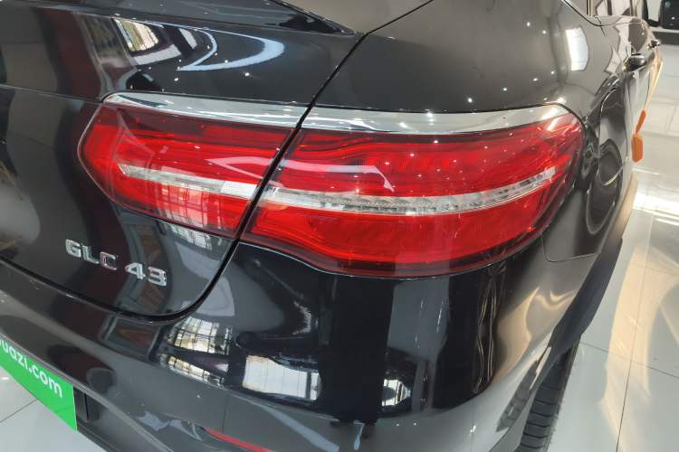 Used Mercedes-Benz GLC Coupe AMG 2017 AMG GLC 43 4MATIC Coupe SUV Exterior 6