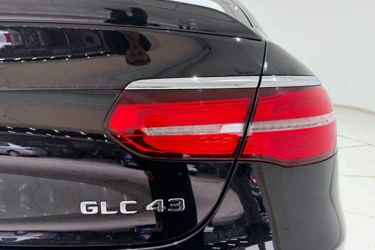 Used Mercedes-Benz GLC Coupe AMG 2017 AMG GLC 43 4MATIC Coupe SUV Exterior 6