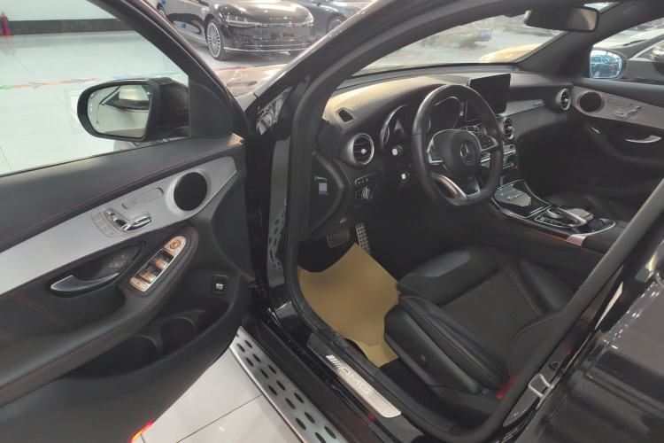Used Mercedes-Benz GLC Coupe AMG 2017 AMG GLC 43 4MATIC Coupe SUV Interior 3