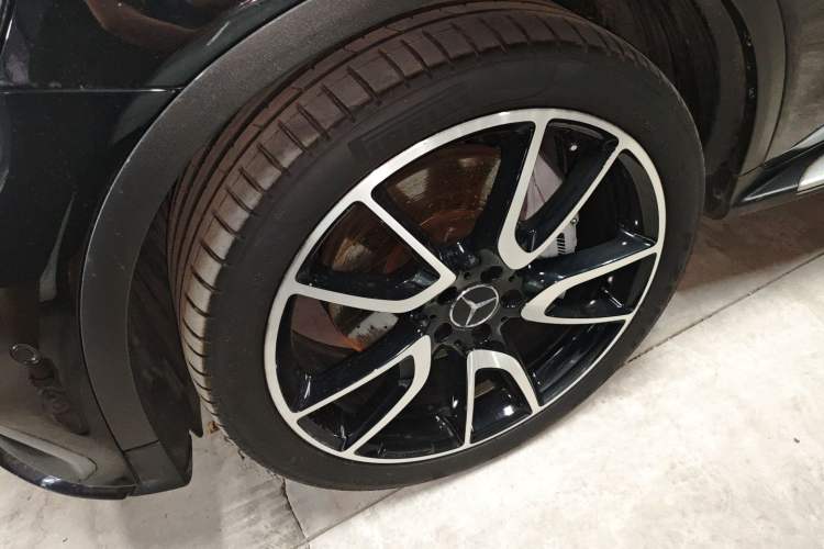 Used Mercedes-Benz GLC Coupe AMG 2017 AMG GLC 43 4MATIC Coupe SUV Left Front Wheel Hub