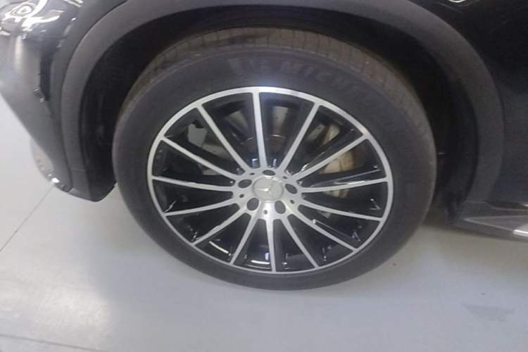 Used Mercedes-Benz GLC Coupe AMG 2017 AMG GLC 43 4MATIC Coupe SUV Left Front Wheel Hub