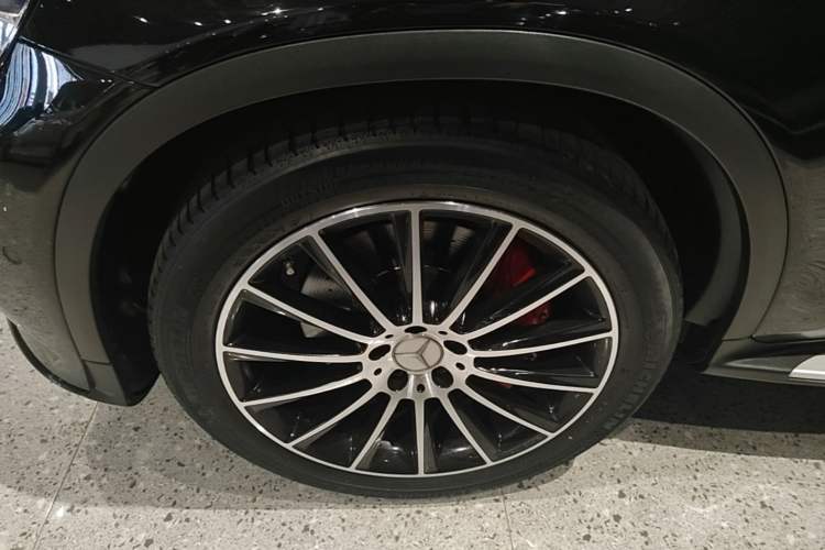 Used Mercedes-Benz GLC Coupe AMG 2017 AMG GLC 43 4MATIC Coupe SUV Left Front Wheel Hub