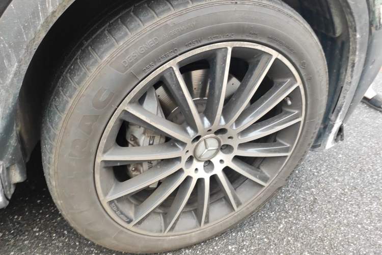 Used Mercedes-Benz GLC Coupe AMG 2017 AMG GLC 43 4MATIC Coupe SUV Right Front Wheel Hub