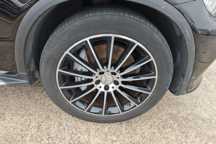 Used Mercedes-Benz GLC Coupe AMG 2017 AMG GLC 43 4MATIC Coupe SUV Right Front Wheel Hub