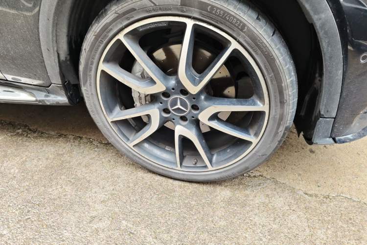 Used Mercedes-Benz GLC Coupe AMG 2017 AMG GLC 43 4MATIC Coupe SUV Special Edition Right Front Wheel Hub