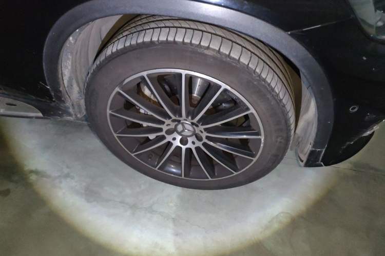 Used Mercedes-Benz GLC Coupe AMG 2017 AMG GLC 43 4MATIC Coupe SUV Right Front Wheel Hub