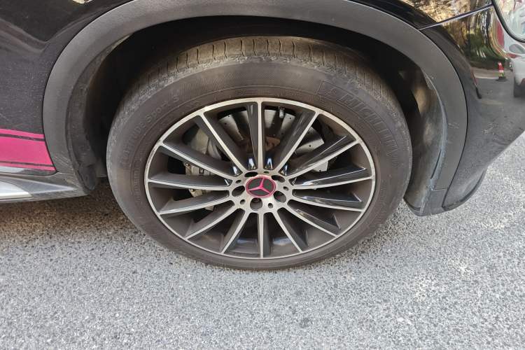 Used Mercedes-Benz GLC Coupe AMG 2017 AMG GLC 43 4MATIC Coupe SUV Right Front Wheel Hub