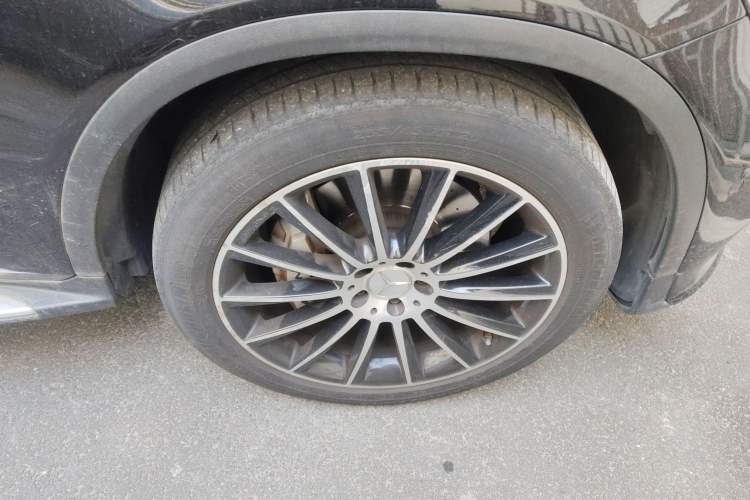 Used Mercedes-Benz GLC Coupe AMG 2017 AMG GLC 43 4MATIC Coupe SUV Right Front Wheel Hub