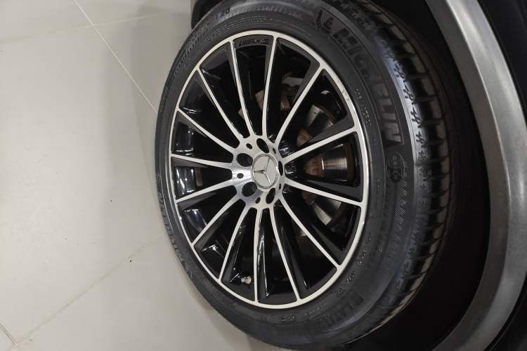 Used Mercedes-Benz GLC Coupe AMG 2017 AMG GLC 43 4MATIC Coupe SUV Right Rear Wheel Hub