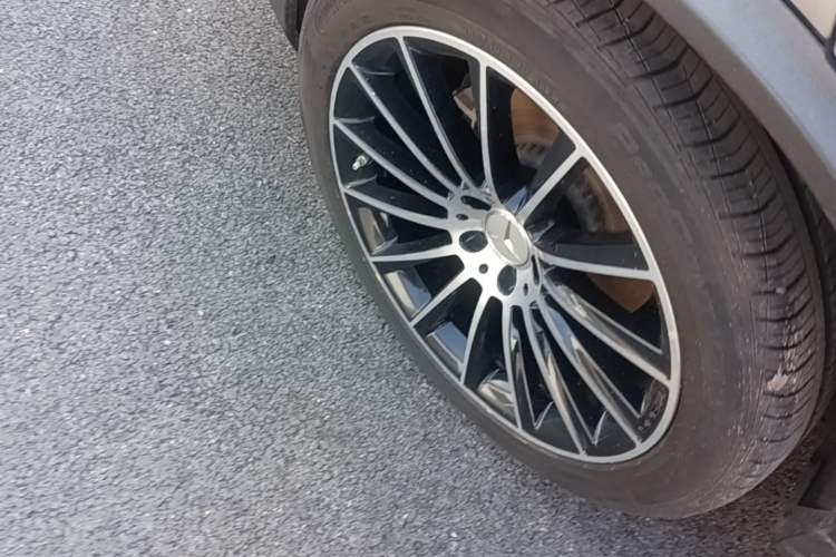 Used Mercedes-Benz GLC Coupe AMG 2017 AMG GLC 43 4MATIC Coupe SUV Right Rear Wheel Hub