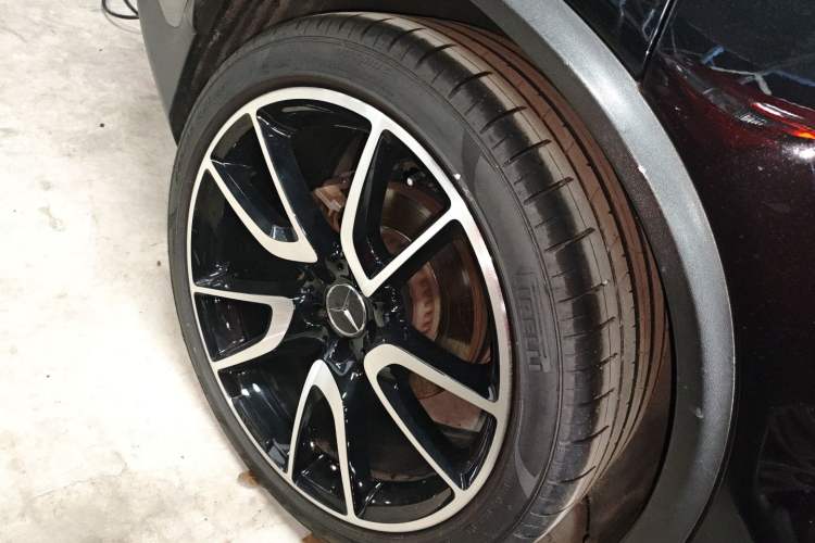 Used Mercedes-Benz GLC Coupe AMG 2017 AMG GLC 43 4MATIC Coupe SUV Right Rear Wheel Hub