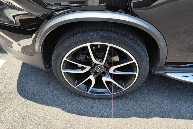 Used Mercedes-Benz GLC Coupe AMG 2017 AMG GLC 43 4MATIC Coupe SUV Right Rear Wheel Hub