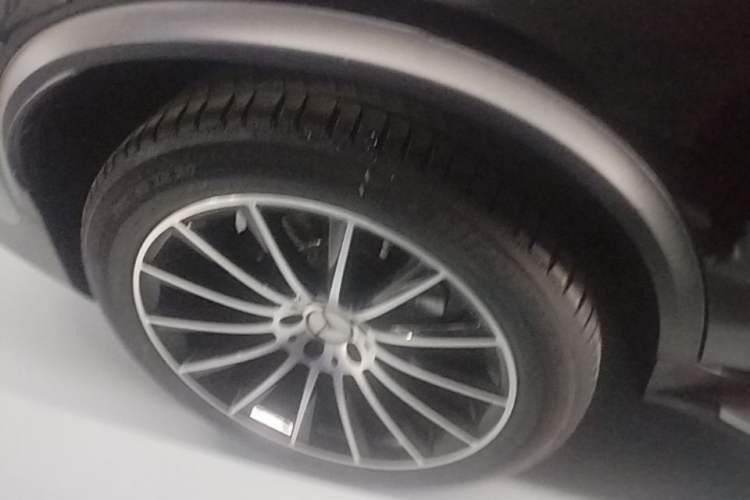 Used Mercedes-Benz GLC Coupe AMG 2017 AMG GLC 43 4MATIC Coupe SUV Right Rear Wheel Hub