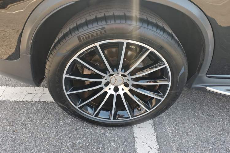 Used Mercedes-Benz GLC Coupe AMG 2017 AMG GLC 43 4MATIC Coupe SUV Right Rear Wheel Hub