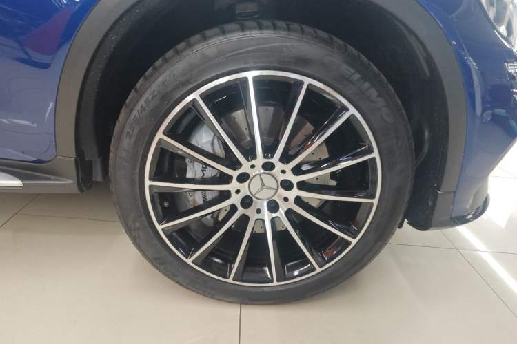 Used Mercedes-Benz GLC Coupe AMG 2017 AMG GLC 43 4MATIC Coupe SUV Right Front Wheel Hub