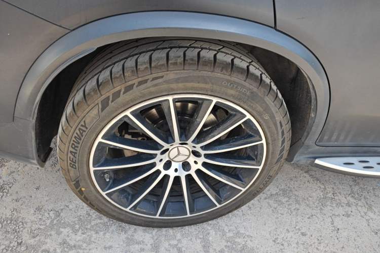 Used Mercedes-Benz GLC Coupe AMG 2017 AMG GLC 43 4MATIC Coupe SUV Exterior 3