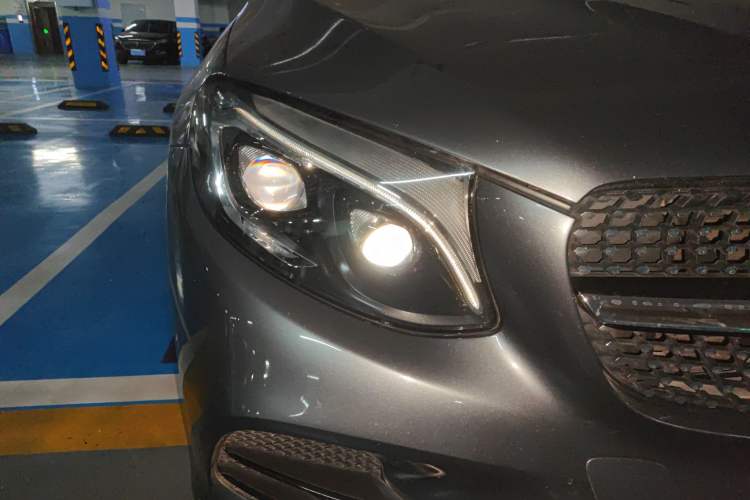 Used Mercedes-Benz GLC Coupe AMG 2017 AMG GLC 43 4MATIC Coupe SUV Right Front Headlight