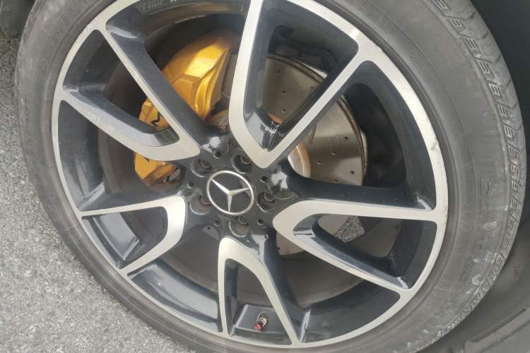 Used Mercedes-Benz GLC Coupe AMG 2017 AMG GLC 43 4MATIC Coupe SUV Special Edition Right Front Wheel Hub