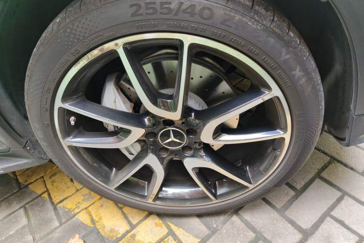 Used Mercedes-Benz GLC Coupe AMG 2017 AMG GLC 43 4MATIC Coupe SUV Special Edition Right Front Wheel Hub