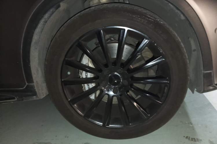 Used Mercedes-Benz GLC Coupe AMG 2017 AMG GLC 43 4MATIC Coupe SUV Right Front Wheel Hub
