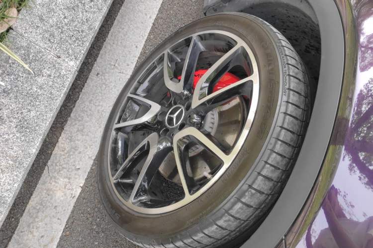 Used Mercedes-Benz GLC Coupe AMG 2017 AMG GLC 43 4MATIC Coupe SUV Right Front Wheel Hub