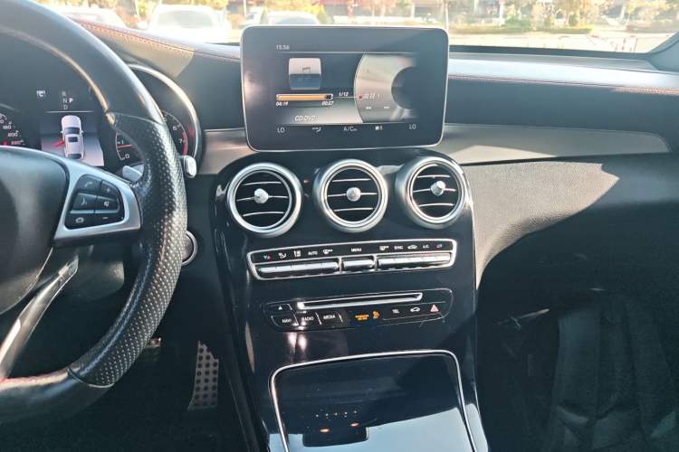 Used Mercedes-Benz GLC Coupe AMG 2017 AMG GLC 43 4MATIC Coupe SUV Audio And AC Panel
