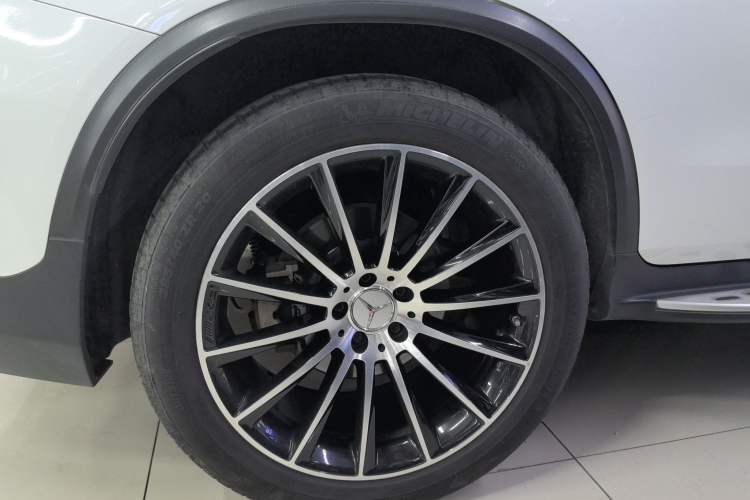 Used Mercedes-Benz GLC Coupe AMG 2017 AMG GLC 43 4MATIC Coupe SUV Exterior 3