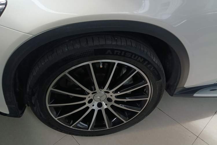 Used Mercedes-Benz GLC Coupe AMG 2017 AMG GLC 43 4MATIC Coupe SUV Exterior 7