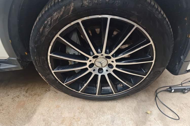 Used Mercedes-Benz GLC Coupe AMG 2017 AMG GLC 43 4MATIC Coupe SUV Right Front Wheel Hub