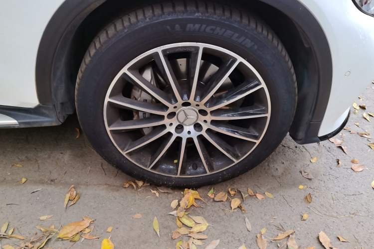 Used Mercedes-Benz GLC Coupe AMG 2017 AMG GLC 43 4MATIC Coupe SUV Right Front Wheel Hub