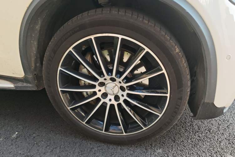 Used Mercedes-Benz GLC Coupe AMG 2017 AMG GLC 43 4MATIC Coupe SUV Right Front Wheel Hub