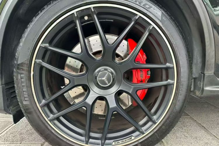 Used Mercedes-Benz GLC Coupe AMG 2018 AMG GLC 63 S 4MATIC+ Coupe SUV Exterior 2