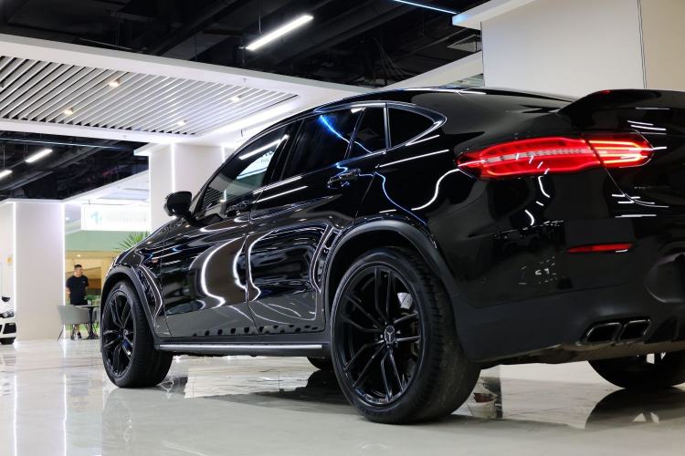 Used Mercedes-Benz GLC Coupe AMG 2018 AMG GLC 63 4MATIC+ Coupe SUV Exterior 6