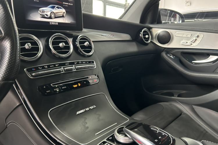 Used Mercedes-Benz GLC Coupe AMG 2018 AMG GLC 63 4MATIC+ Coupe SUV Interior 1