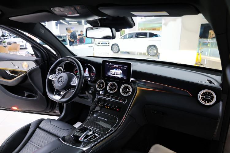 Used Mercedes-Benz GLC Coupe AMG 2018 AMG GLC 63 4MATIC+ Coupe SUV Interior 3