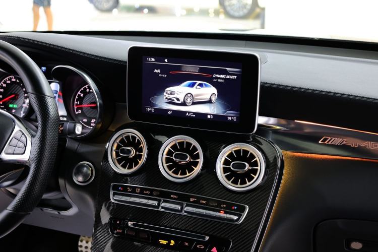 Used Mercedes-Benz GLC Coupe AMG 2018 AMG GLC 63 4MATIC+ Coupe SUV Interior 4