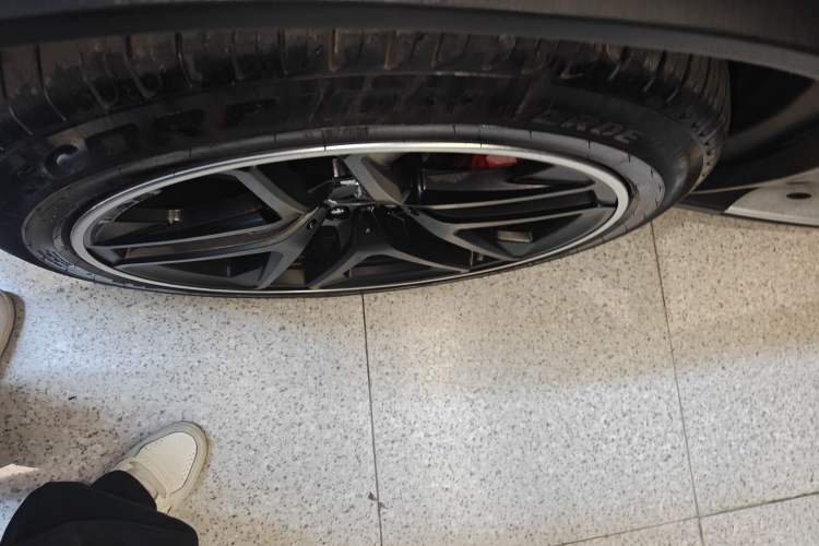 Used Mercedes-Benz GLC Coupe AMG 2018 AMG GLC 63 4MATIC+ Coupe SUV Left Front Wheel Hub