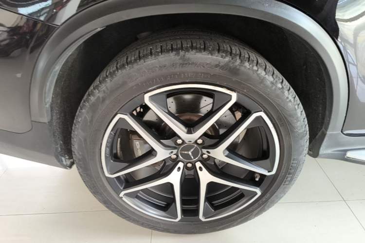 Used Mercedes-Benz GLC Coupe AMG 2018 AMG GLC 63 4MATIC+ Coupe SUV Right Rear Wheel Hub