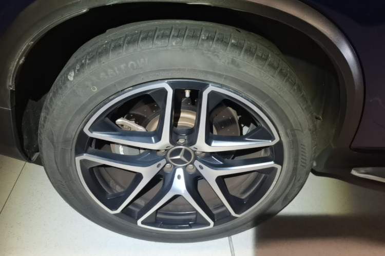 Used Mercedes-Benz GLC Coupe AMG 2018 AMG GLC 63 4MATIC+ Coupe SUV Right Rear Wheel Hub
